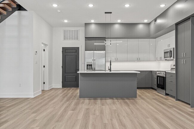 Building Photo - Edge Luxury Townhomes