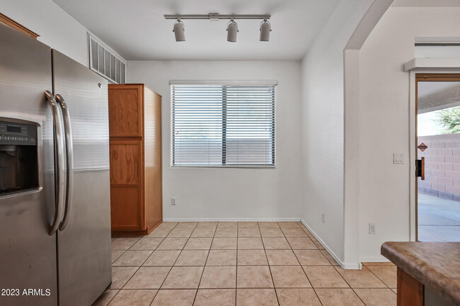 Building Photo - 14314 W Cora Ln