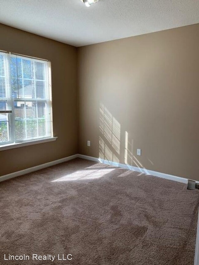 Building Photo - 3 br, 2 bath House - 1812 Chestnut Dr