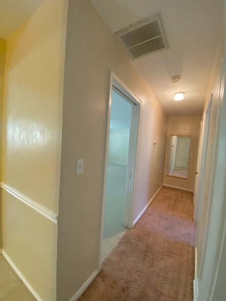 Building Photo - 2115 E Browning Ave