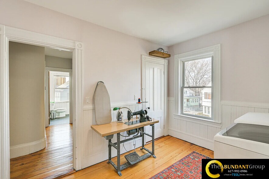 Building Photo - 44 Cottage St