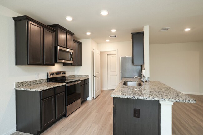 Building Photo - 20914 Solstice Point Dr