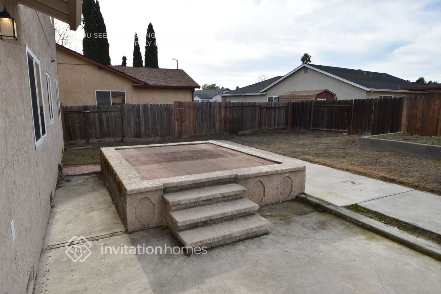 Building Photo - 560 E Wigeon Way