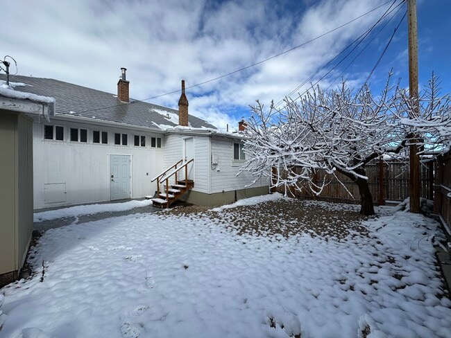 Building Photo - 382 N 200 E