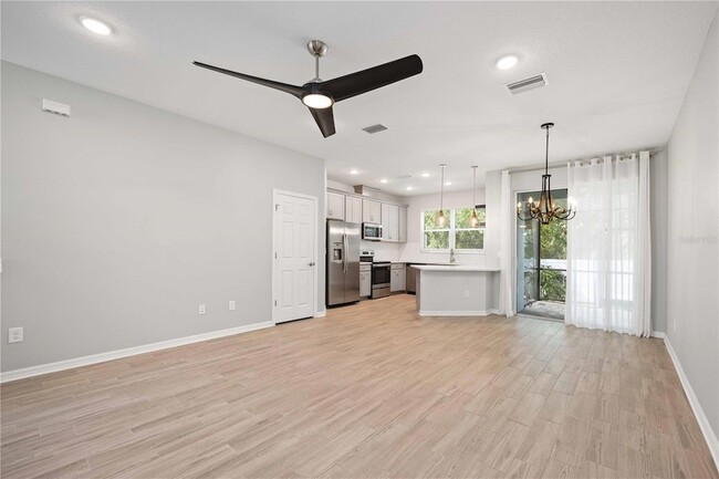Building Photo - 3040 Via Sienna Cir