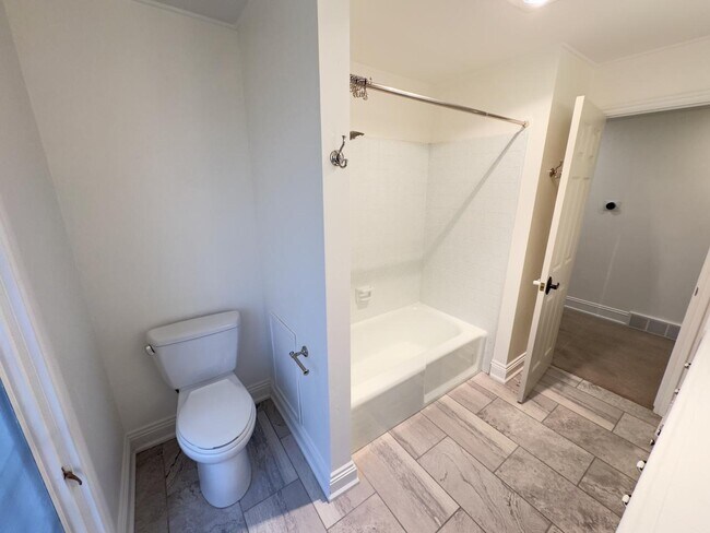 Building Photo - 3207 Apache Ln