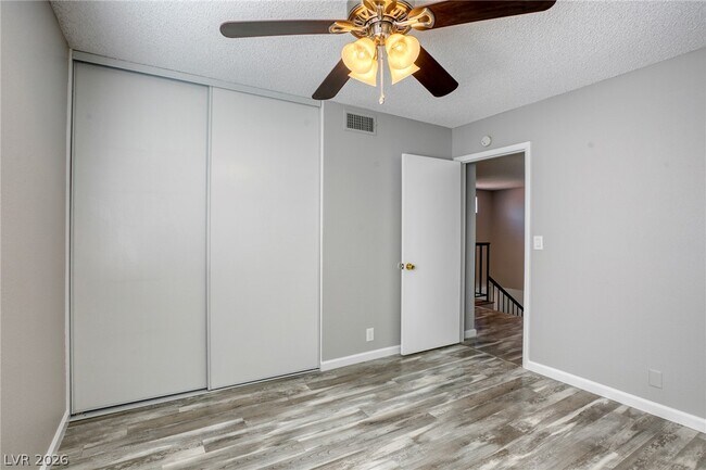 Building Photo - 2358 Belvedere Dr