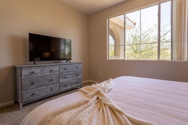 Building Photo - 34807 N 32nd Dr