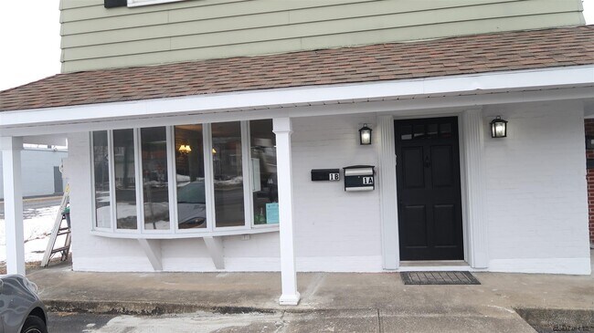 Building Photo - 90 S Central Ave