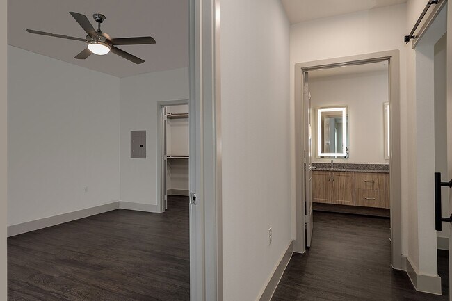 Building Photo - 8900 Six Pines Dr