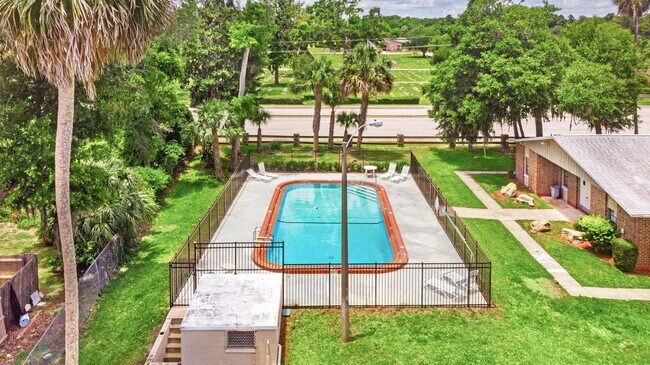 Building Photo - Townhome in the heart of Ormond Beach
