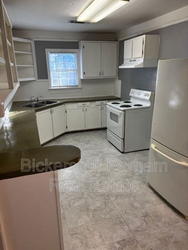 Building Photo - 3702 3rd Ave