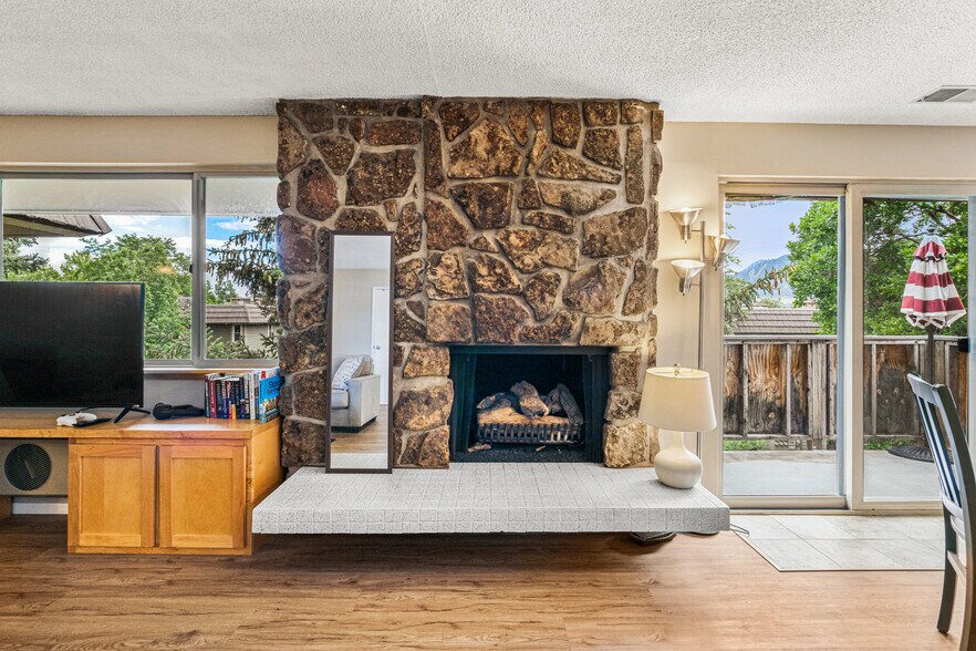 Gas Fireplace - 3365 Chisholm Trl