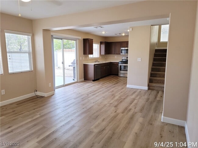 Building Photo - 856 Blushing Rose Pl