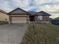 Building Photo - 3 bedroom 2 bath in Washburn Rural school district