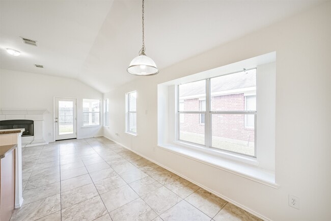 Building Photo - 18531 Windy Village Ln