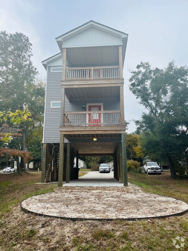 Building Photo - Outer Banks 4 Bedroom Year Round Rental