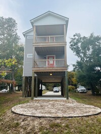 Building Photo - Outer Banks 4 Bedroom Year Round Rental