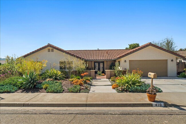 Primary Photo - 410 Plomo Ct
