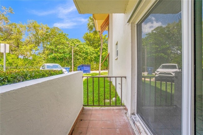 Building Photo - 9354 SW 77th Ave
