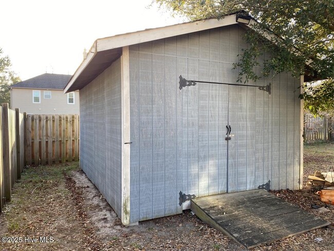 Building Photo - 438 Chablis Way
