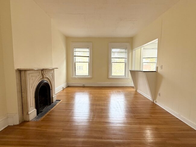 Building Photo - 545 Orange St