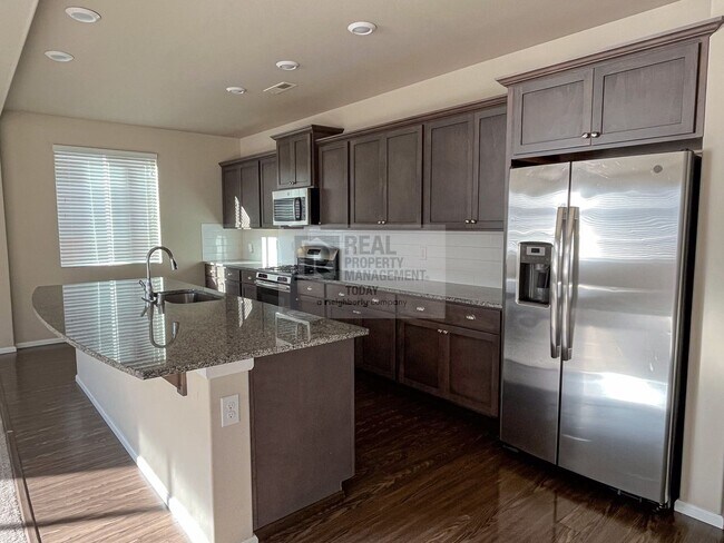 Building Photo - Spacious 5 Bedroom Home In Lacey!!