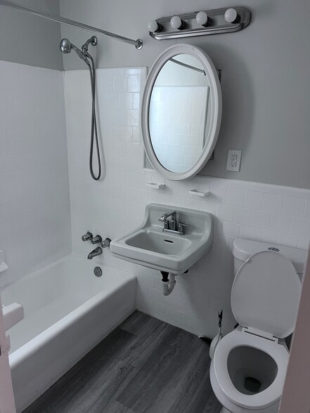 Building Photo - 5326 B St SE