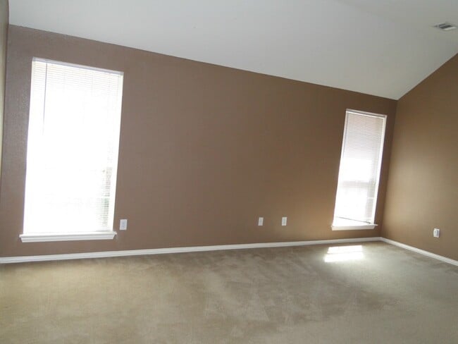 Building Photo - A great house in great condition at great ...