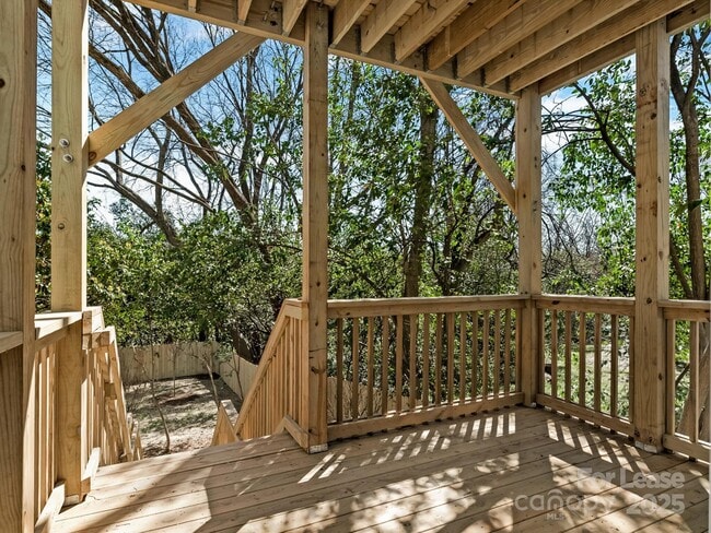 Building Photo - 1310 N Davidson St