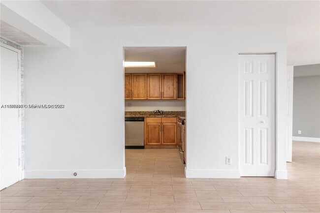 Building Photo - 3300 NE 192 St