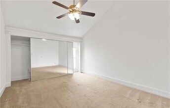 Building Photo - Comfortable Living in a Quiet Community