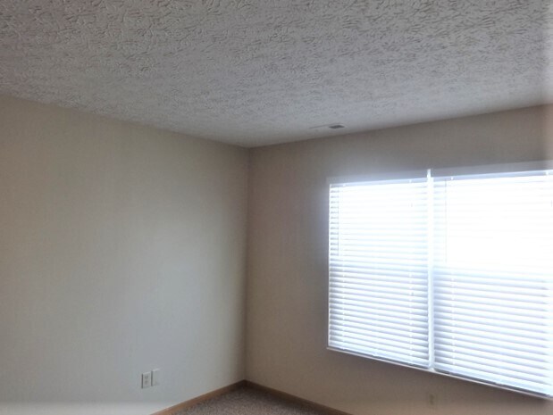Building Photo - 5896 Oreily Dr