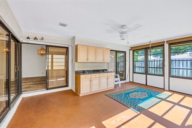 Building Photo - 2075 NW 15th Pl