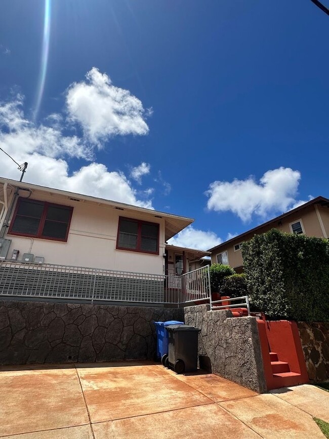 Building Photo - Koko Head Ave