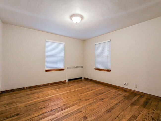 Building Photo - Private old world charm 3 bed, 1 bath home with tons of storage options!