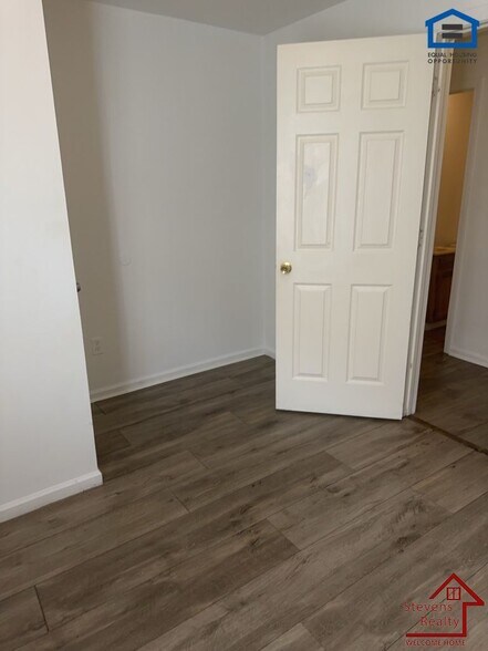 Building Photo - 4324 Grand Ave