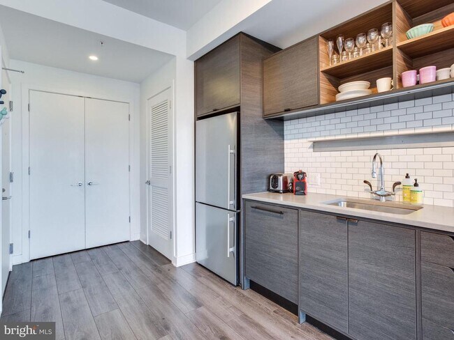 Building Photo - 2030 8th St NW