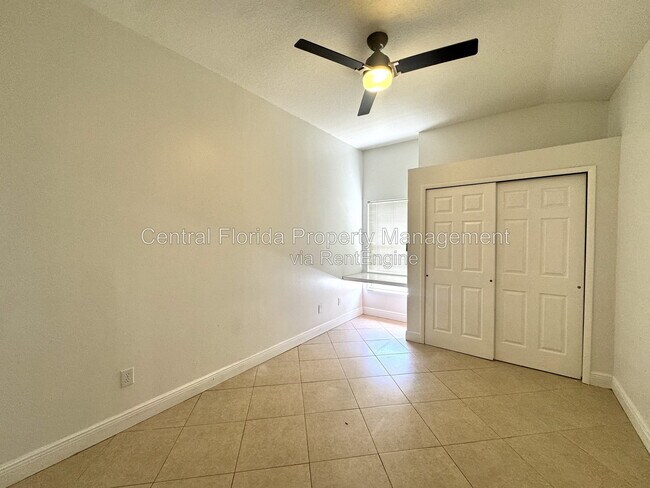 Building Photo - 8120 Lesia Cir