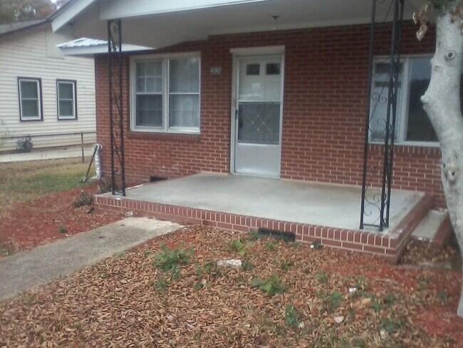 Building Photo - 2826 Norwood Ave