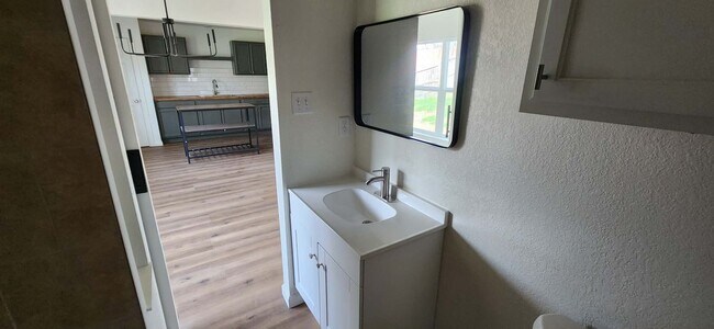 Building Photo - Beautifully Remodeled 3 Bed / 2 Bath Home with Large Backyard