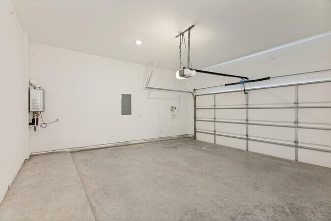 Building Photo - 4265 Watson Wy