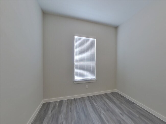 Building Photo - 22718 Terrazzo Dr