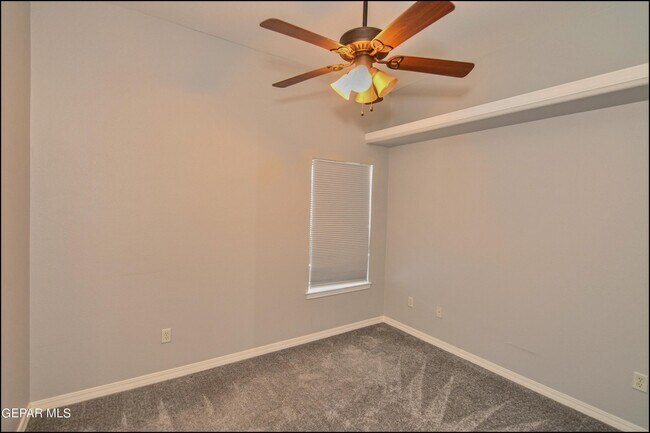 Building Photo - 11651 Dos Palmas Dr