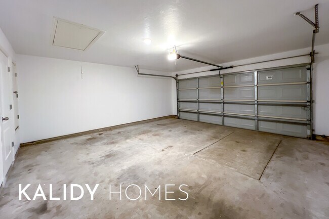 Building Photo - 7806 Bennie Terrace