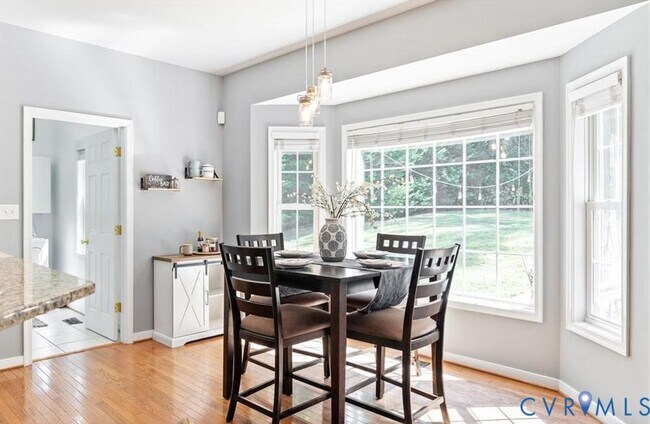 Building Photo - 1937 Bantry Dr