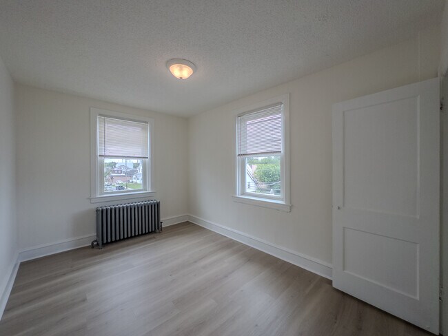 Two Bedroom Apartment | Folcroft Courts - Folcroft Courts Apartments