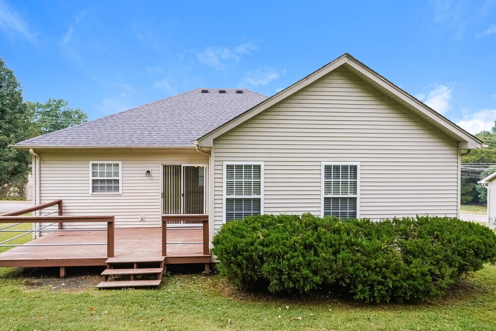 Building Photo - 1061 Cedar Creek Village Rd