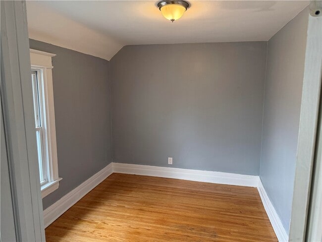 Building Photo - 161 S Union St