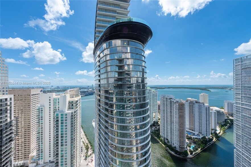 Primary Photo - 200 Biscayne Blvd